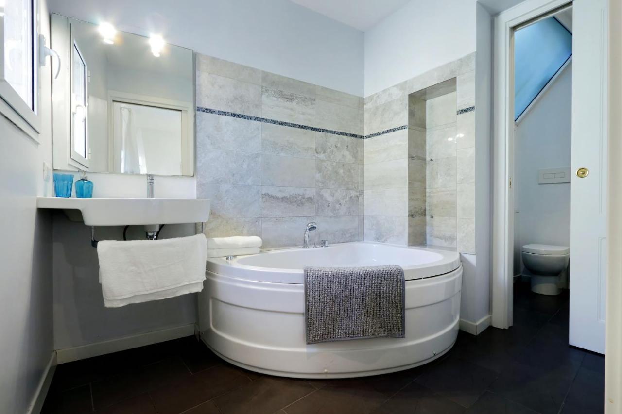 Monti Charming Apartment - Rome Short Let Service Exterior foto